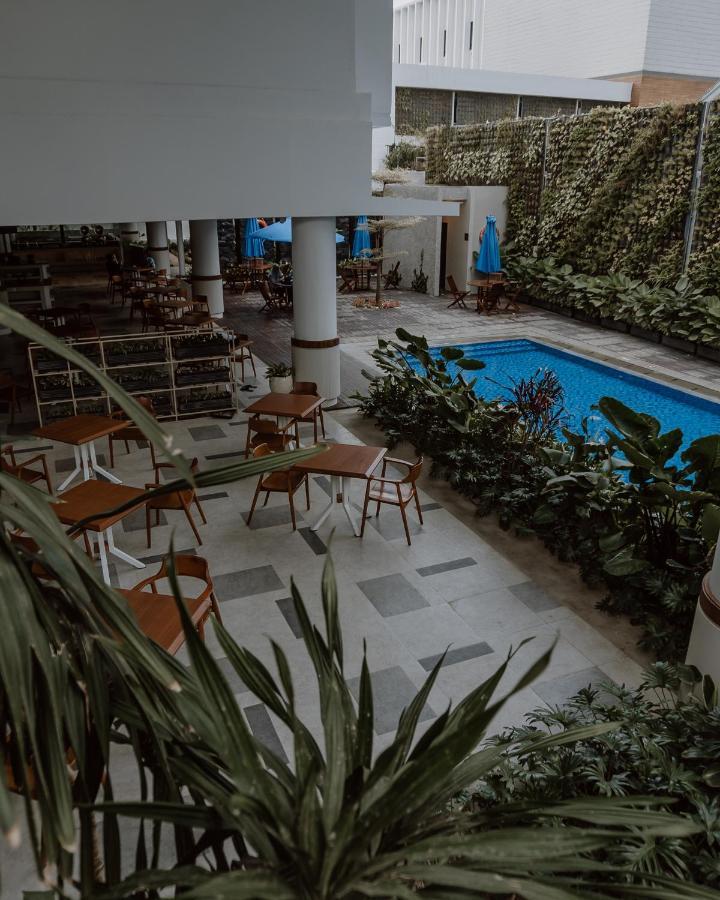 Rayz Umm Hotel Маланг Екстериор снимка