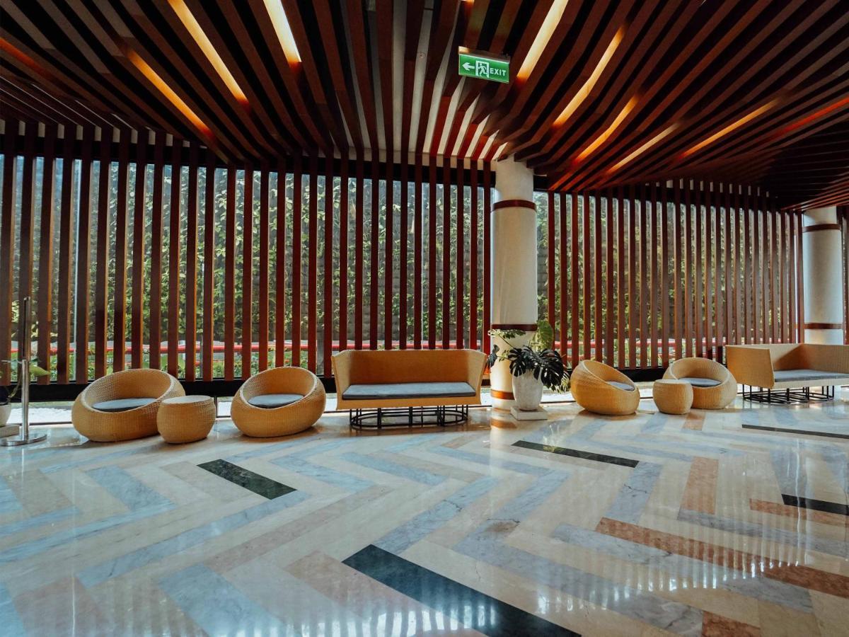Rayz Umm Hotel Маланг Екстериор снимка
