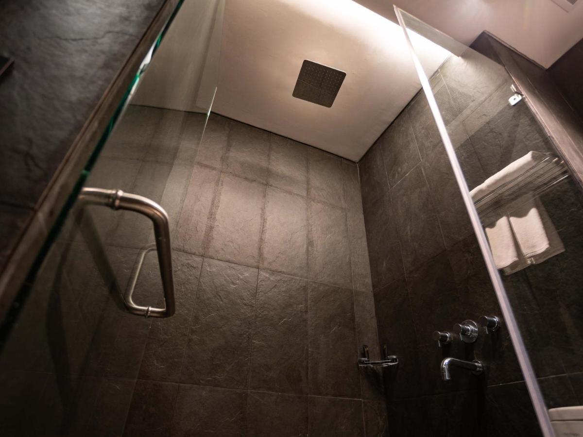 Rayz Umm Hotel Маланг Екстериор снимка